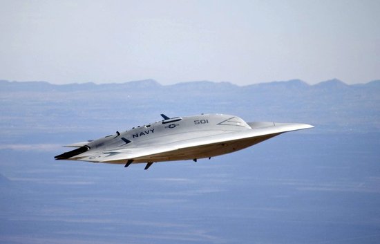 揭秘美x-47b无人驾驶战机:酷似外星人飞船