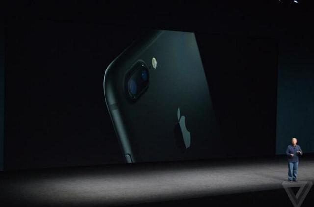 投资者对iPhone 7没那么兴奋 苹果股价收盘小幅上涨