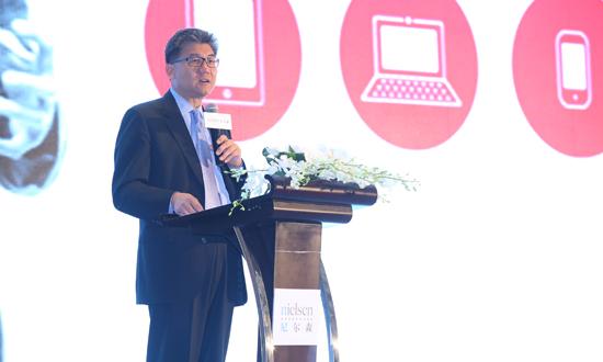 关晓脱彤办18岁成人东魂礼 获男神李易峰VCR祝老福
