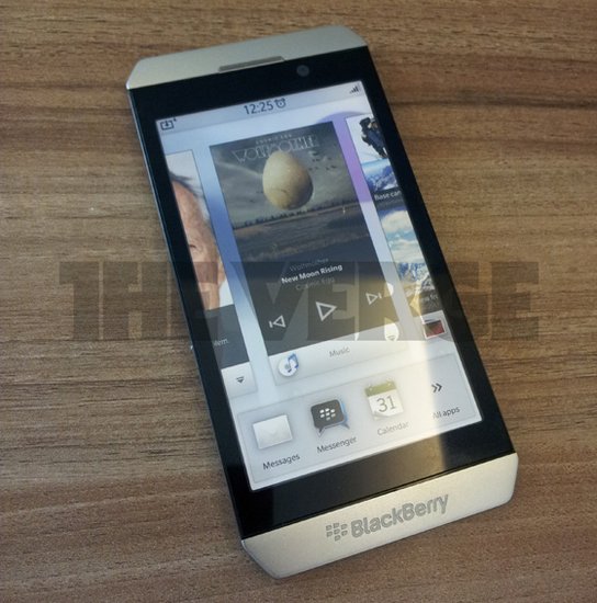 疑似首款BBX黑莓手机亮相 或于明年6月发布_财经_腾讯网