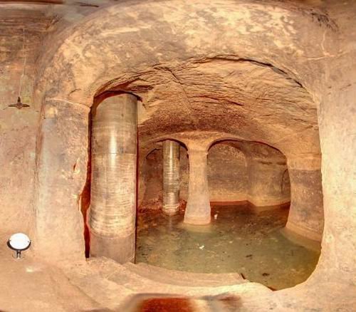 神秘地下世界:3D绘制英中世纪城堡洞穴地牢