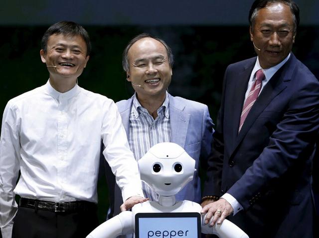 机器人正接管富士康