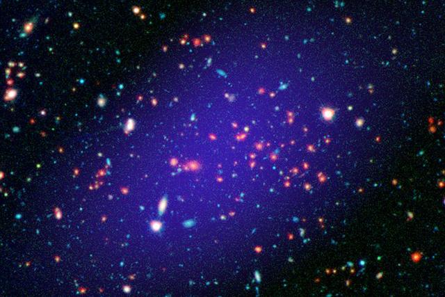 美国宇航局发现85亿光年外的超大星系群