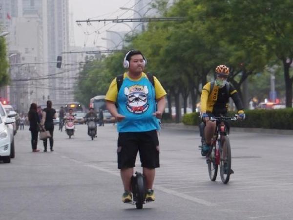 电动平衡车标准出台:最高车速不大于每小时20公里