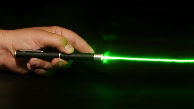 科学家打造最强钻石激光笔 可击穿钢板