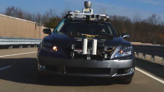 丰田自动驾驶汽车问世 能使车祸机会最小化