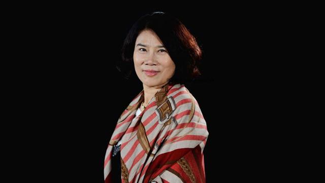 �����飺һ���绰��������Ͷ��5����