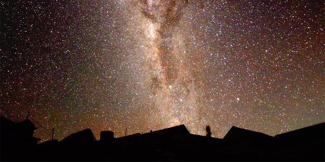 天文学家借助普通摄像机镜头发现神秘新星系