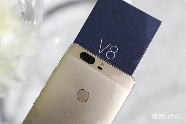 ��ҫV8���⣺��ˮ�߶��г�����ͷ��