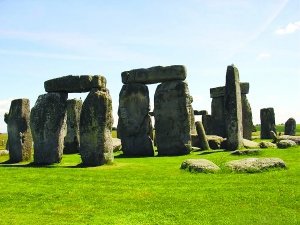 英国揭晓史前巨石阵石料来源：200公里外山区