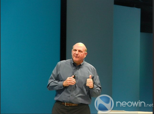 微软鲍尔默称Surface将从性能而非价格挑战iPad