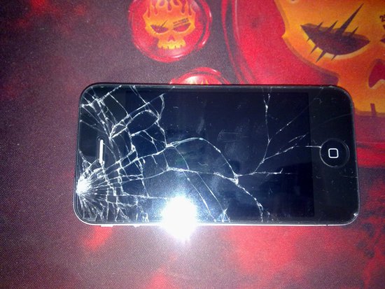 深圳市场监管局查获十万劣质屏 苹果赠送牌匾