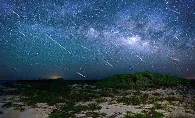 宝瓶座流星雨领衔5月三大天宇奇观 绝美星空抢