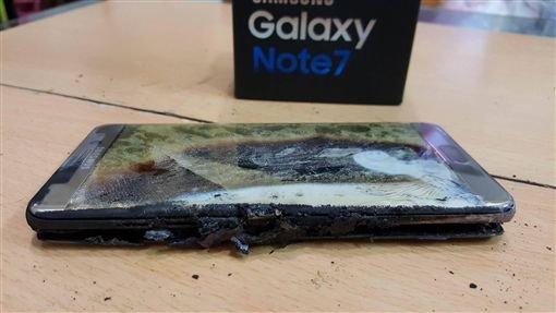 三星Note 7继续曝严重事故:美国发生多起汽车、车库火灾