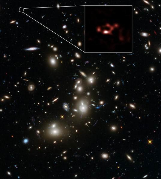 遥远年轻星系区域发现大量星际灰尘和氧