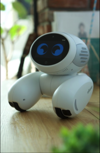 北京初创公司ROOBO发布人工智能宠物机器人Domgy 会讲笑话会咆哮