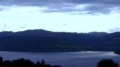 英民众目击蓝色UFO落入尼斯湖 警方搜索无果