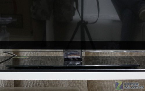 LG首款3D电视拆箱曝光从组装到开启