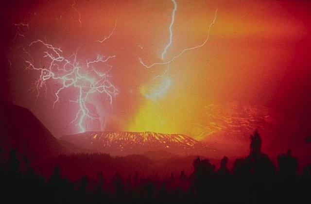 科学家最新研究报告揭晓火山闪电的形成之谜