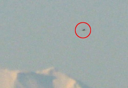 日本富士山外星舰队事件照片曝光 UFO闪烁银光