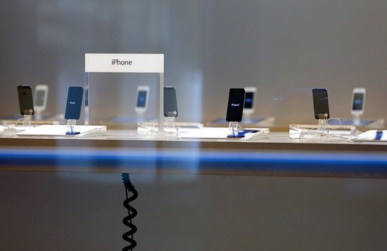 iPhone 5今日全球开售 消费者提前68小时排队
