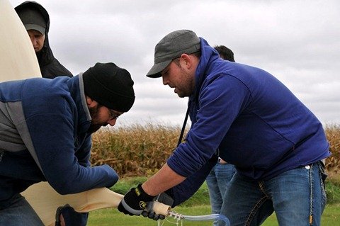 Yavin IV：用移动应用探索太空