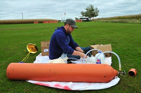 Yavin IV：用移动应用探索太空