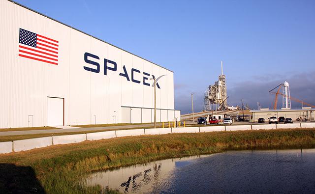 SpaceX今年两至三周进行一次发射的计划落空 仍在等待发射许可
