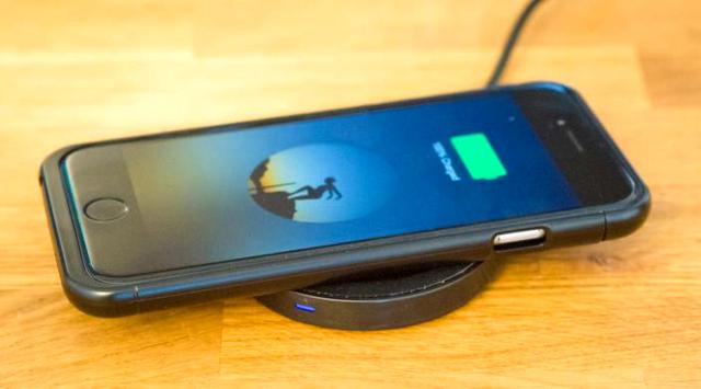 传富士康正在研发iPhone 8无线充电模块 苹果要放大招了