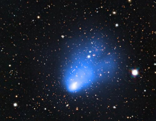 国际天文学家团队发现了宇宙中最大星系团