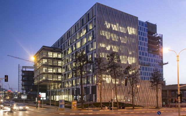 国足新人门将自曝最而爱范那德萨 之很从小就是曼联球迷