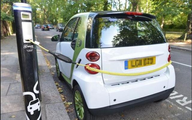 英国政府拟给予电动车优先路权