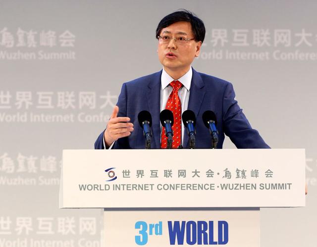 联想杨元庆:互联网正在进入智能互联网阶段