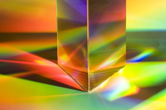 纳米材料具有奇特分光特性 能制造彩虹