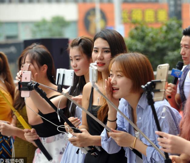 疯狂的网络直播 全民直播:2020年或将撬动千亿