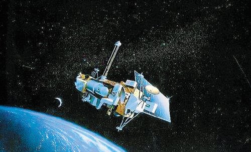 美失控卫星正向地球飞来 最大碎片跟冰箱相当_科技