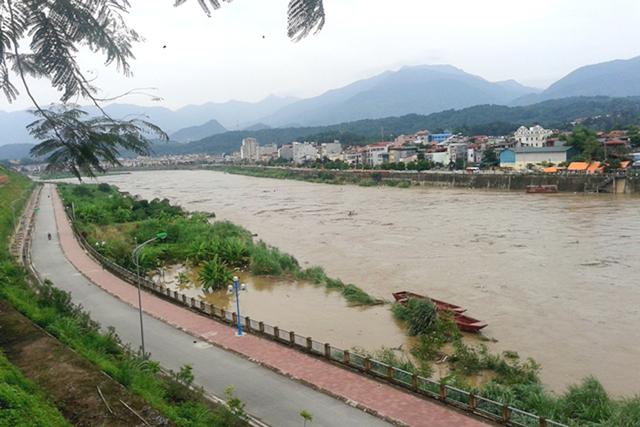 新闻分析：“暴雨模式”启动都怪厄尔尼诺吗？