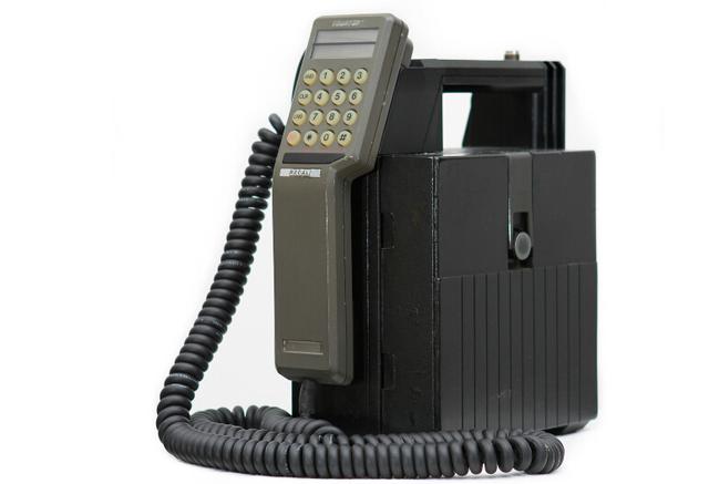 30年前的今天 英国人首次使用移动电话通话
