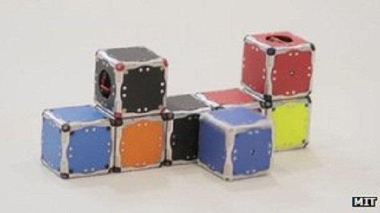 科学家研发可组装成各种形状的立方体机器人