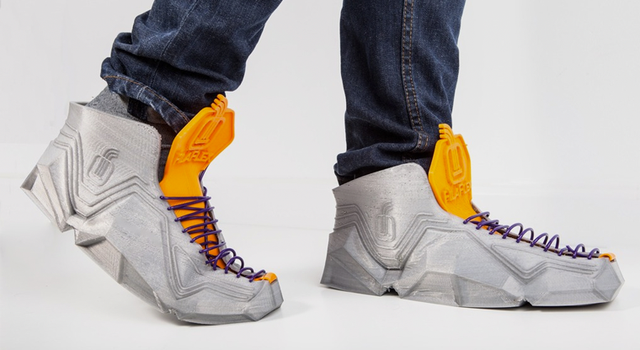 3D打印运动鞋：折叠挤压后仍能保持原形