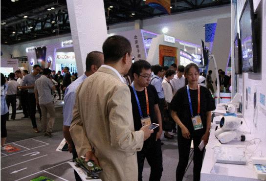 “京交会”新萌宠ROOBO引领世界最大机器人市场