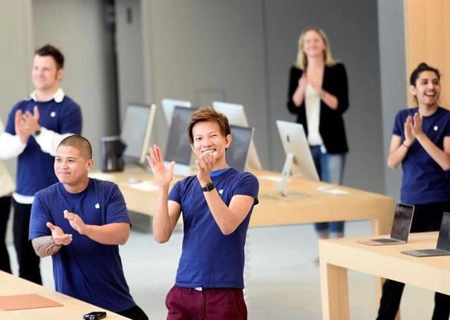 苹果顾客满意度以微弱优势领先三星 摩托罗拉下滑 