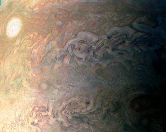 网友将能决定朱诺探测器拍摄的木星图像