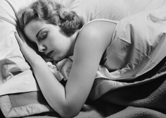 睡眠过多有害健康 增加老年人的中风风险