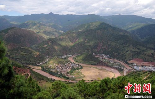云南云龙现巨型天然“太极”图 天生道教符号_科技