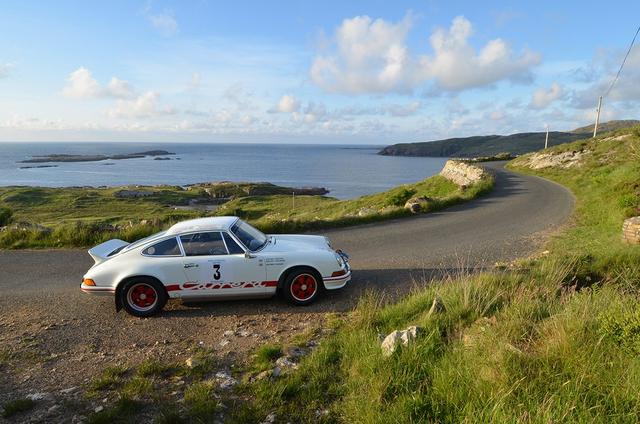 盖茨首辆座驾为保时捷跑车 自承“有点儿败家”