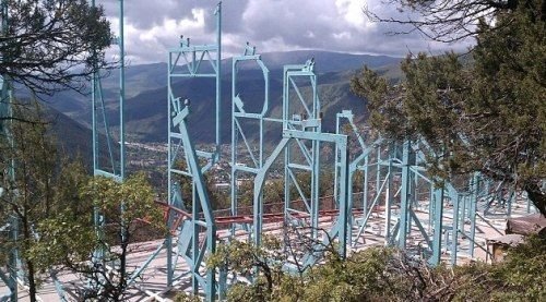 美国2100米悬崖建过山车 游客可俯瞰峡谷