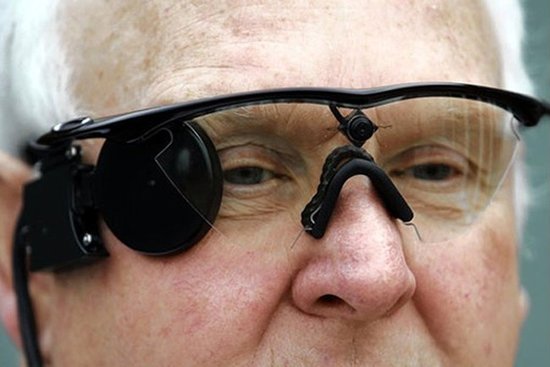 科学家研制出可恢复盲人视力的仿生眼装置