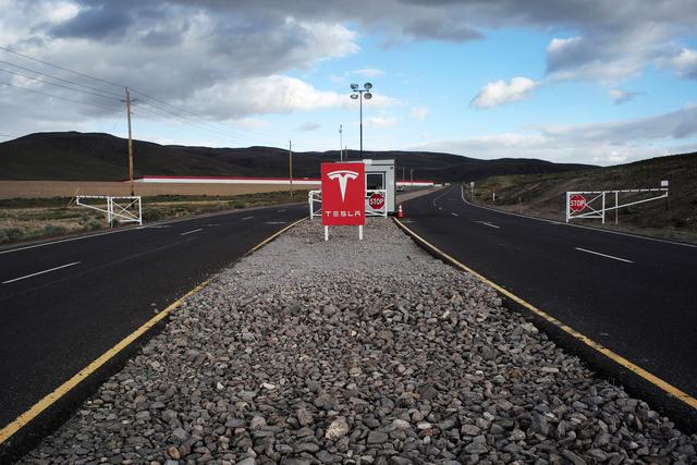 解密特斯拉电池工厂 能否拿到Model3就靠它了