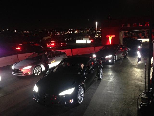 Model S P85D：快安全的特斯拉面世了